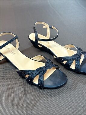 Touch Ups  by Benjamin Walk, Navy blue embellished, strappy sandals Sz 9.5 NWOT